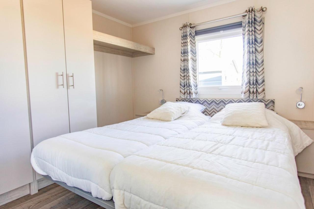 Chalet 536 Op Recreatiepark De Wielen سينت مارتن المظهر الخارجي الصورة