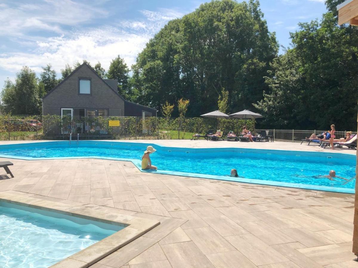 Chalet 536 Op Recreatiepark De Wielen سينت مارتن المظهر الخارجي الصورة